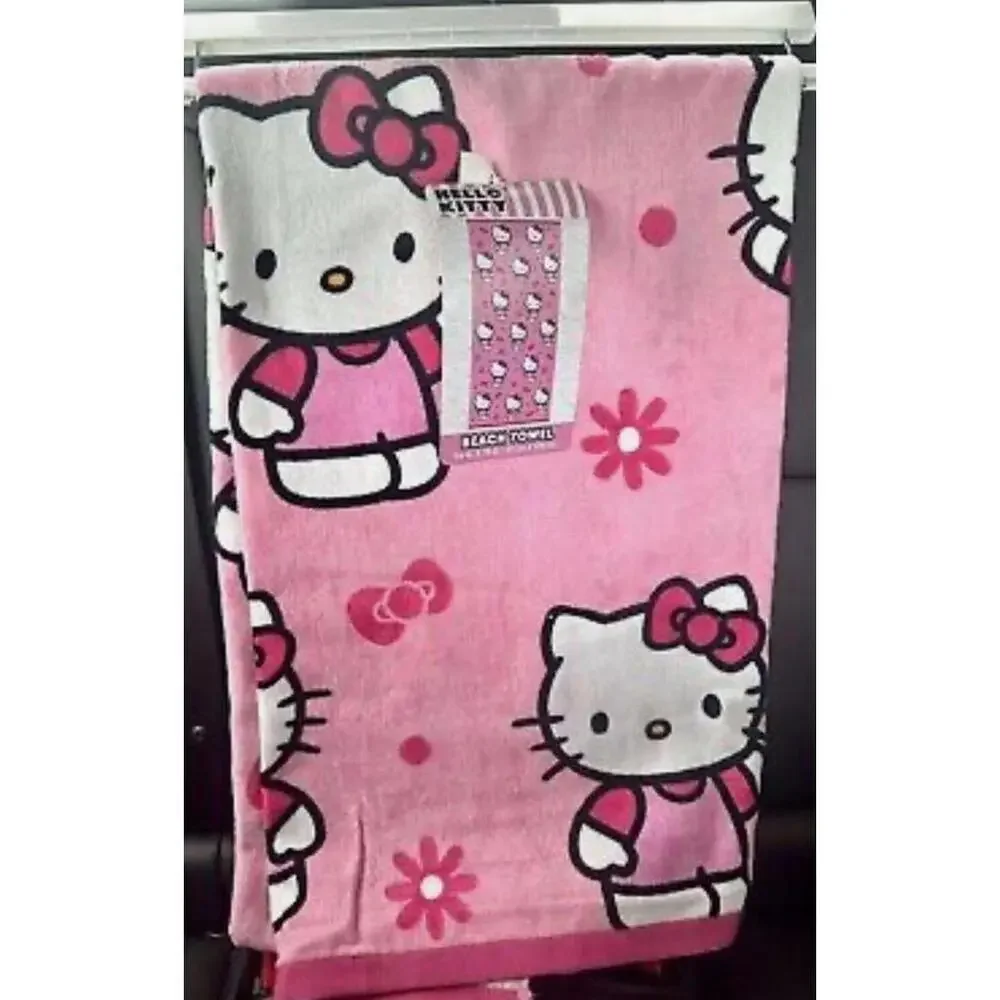 NWT Sanrio Hello Kitty Pink Daisy Beach Towel